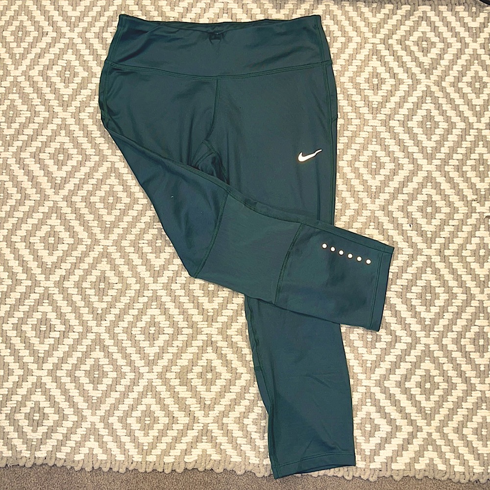 Sage Green Nike Cropped Leggings